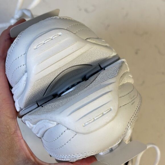 Skechers WOMEN'S D'Lites - Fresh Start Size 9, White, Like New - Picture 4 of 16